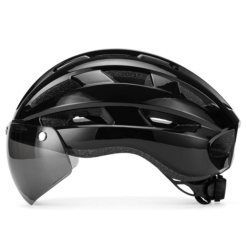 Casco con parabrezza magnetico