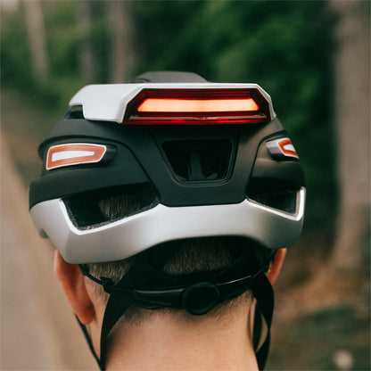 Casco de Montar Inteligente PVY